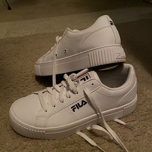 PLATFORM WHITE SNEAKERS - FILA